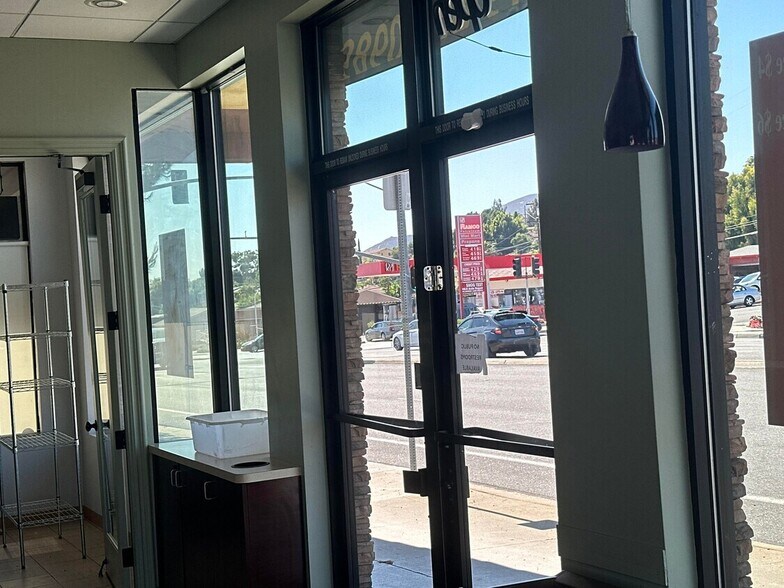 2383-2389 Fletcher Pky, El Cajon, CA à louer - Photo du bâtiment - Image 3 de 14