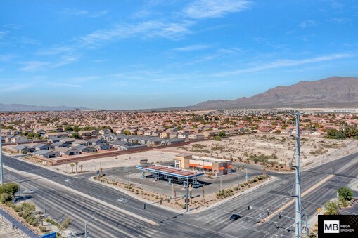 330 W Centennial Pky, North Las Vegas, NV à vendre - Photo du bâtiment - Image 3 de 3