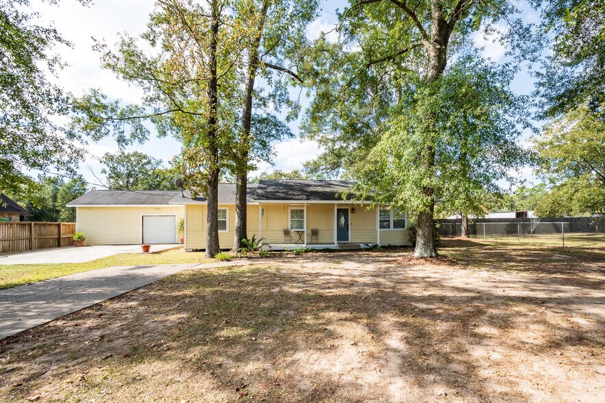 11620 Fostoria Rd, Cleveland, TX for sale - Primary Photo - Image 1 of 23