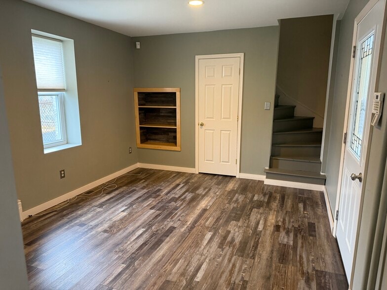 38 E Lancaster Ave, Shillington, PA for lease - Building Photo - Image 2 of 14