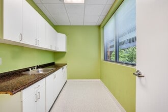 19 Baker Ave, Poughkeepsie, NY for lease Interior Photo- Image 1 of 11