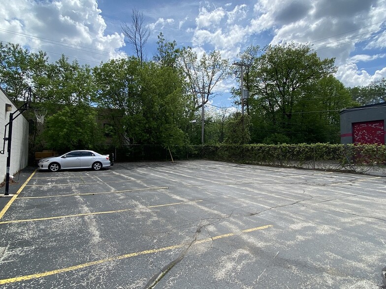 12665 W Townsend St, Brookfield, WI for lease - Building Photo - Image 3 of 6