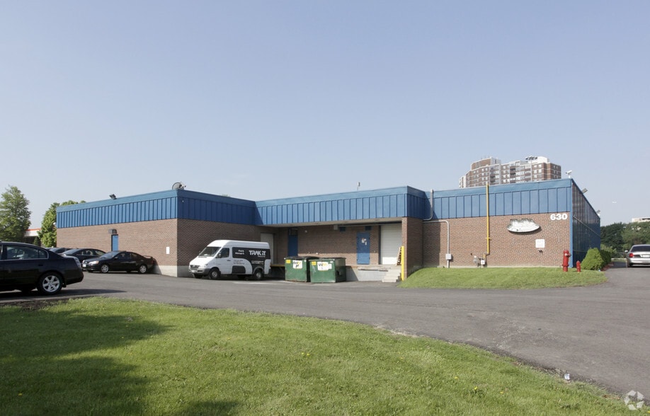 630 The East Mall, Toronto, ON for lease - Building Photo - Image 2 of 2