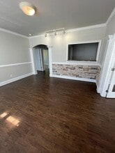 327 Dahlonega St, Cumming, GA à louer Photo intérieure- Image 2 de 8