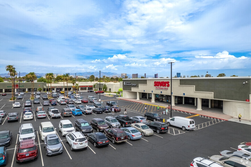 2340 E Tropicana Ave, Las Vegas, NV for lease - Building Photo - Image 2 of 22