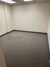 127 Gaither Dr, Mount Laurel, NJ for lease Interior Photo- Image 1 of 4