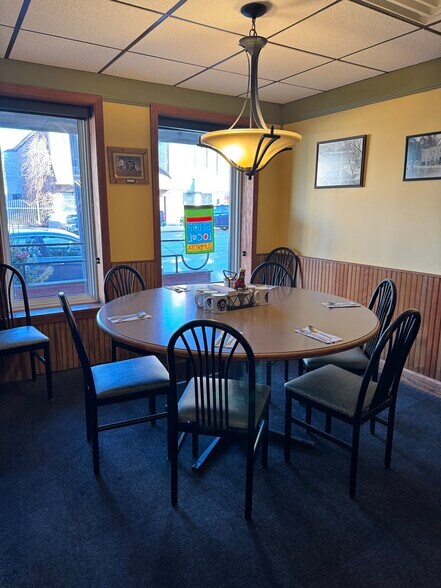 256 S Main St, Zumbrota, MN à vendre - Photo intérieure - Image 3 de 7