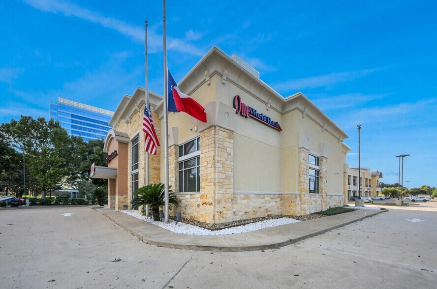 1520 W Sam Houston Pky S, Houston, TX à louer - Photo du bâtiment - Image 2 de 9