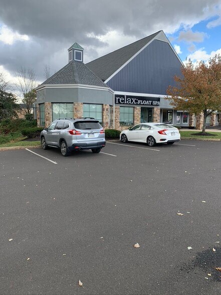 807 N Easton Rd, Doylestown, PA for sale - Building Photo - Image 3 of 12