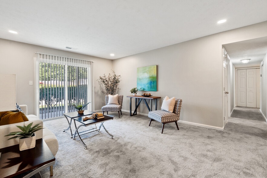 1701 Hawthorne Ave, College Park, GA for sale - Interior Photo - Image 3 of 25