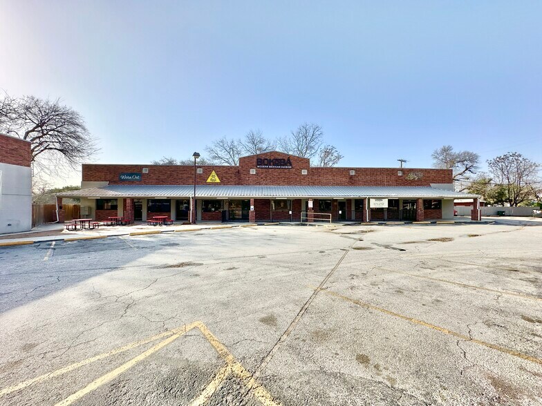 3420-3440 N St Marys St, San Antonio, TX à louer - Photo du bâtiment - Image 3 de 25