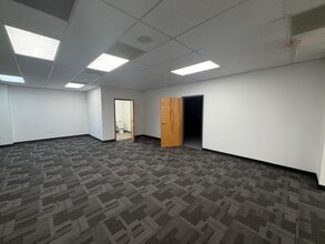 11001 Roosevelt Blvd, Saint Petersburg, FL for lease Interior Photo- Image 1 of 6