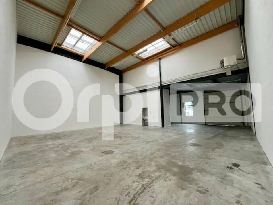 Flex in Lieusaint for lease Interior Photo- Image 1 of 12