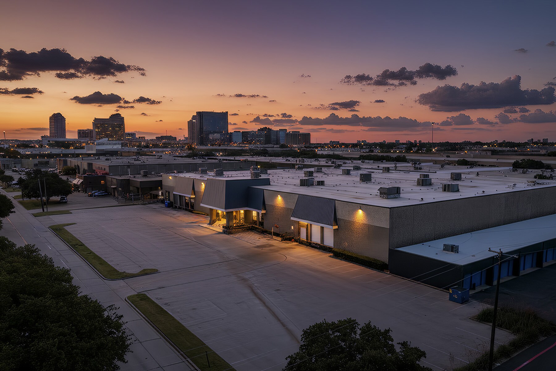 4450-4452 Alpha Rd, Farmers Branch, TX à louer Photo du bâtiment- Image 1 de 8