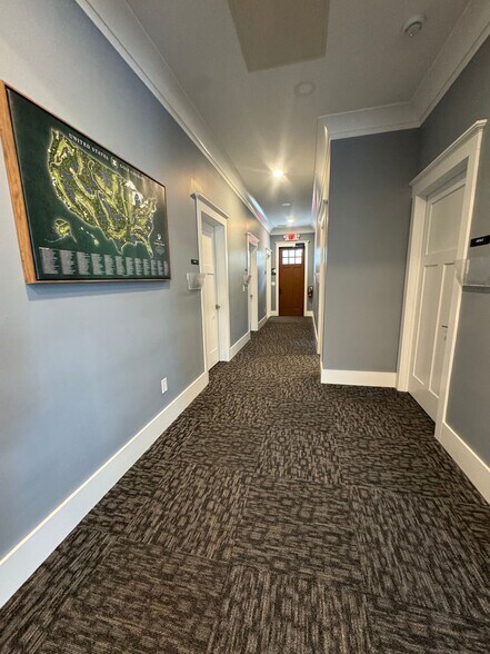 1147 Ballston Lake Rd, Ballston Lake, NY à vendre - Photo du bâtiment - Image 3 de 13