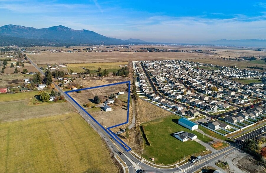 8236 N Chase Rd, Post Falls, ID à vendre - Photo du bâtiment - Image 1 de 6