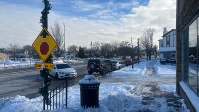 417 Railroad Ave, Round Lake, IL for lease Interior Photo- Image 2 of 8