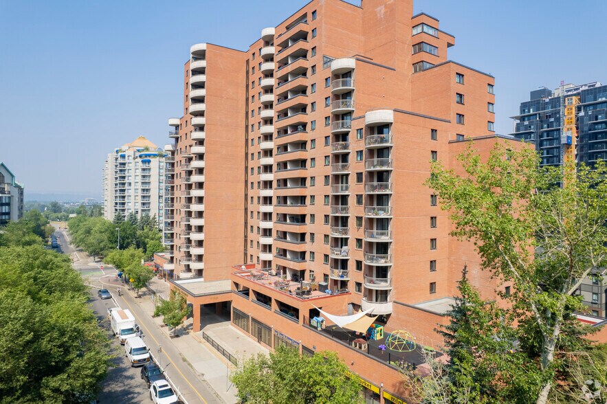 738 3rd Ave SW, Calgary, AB for sale - Building Photo - Image 3 of 4