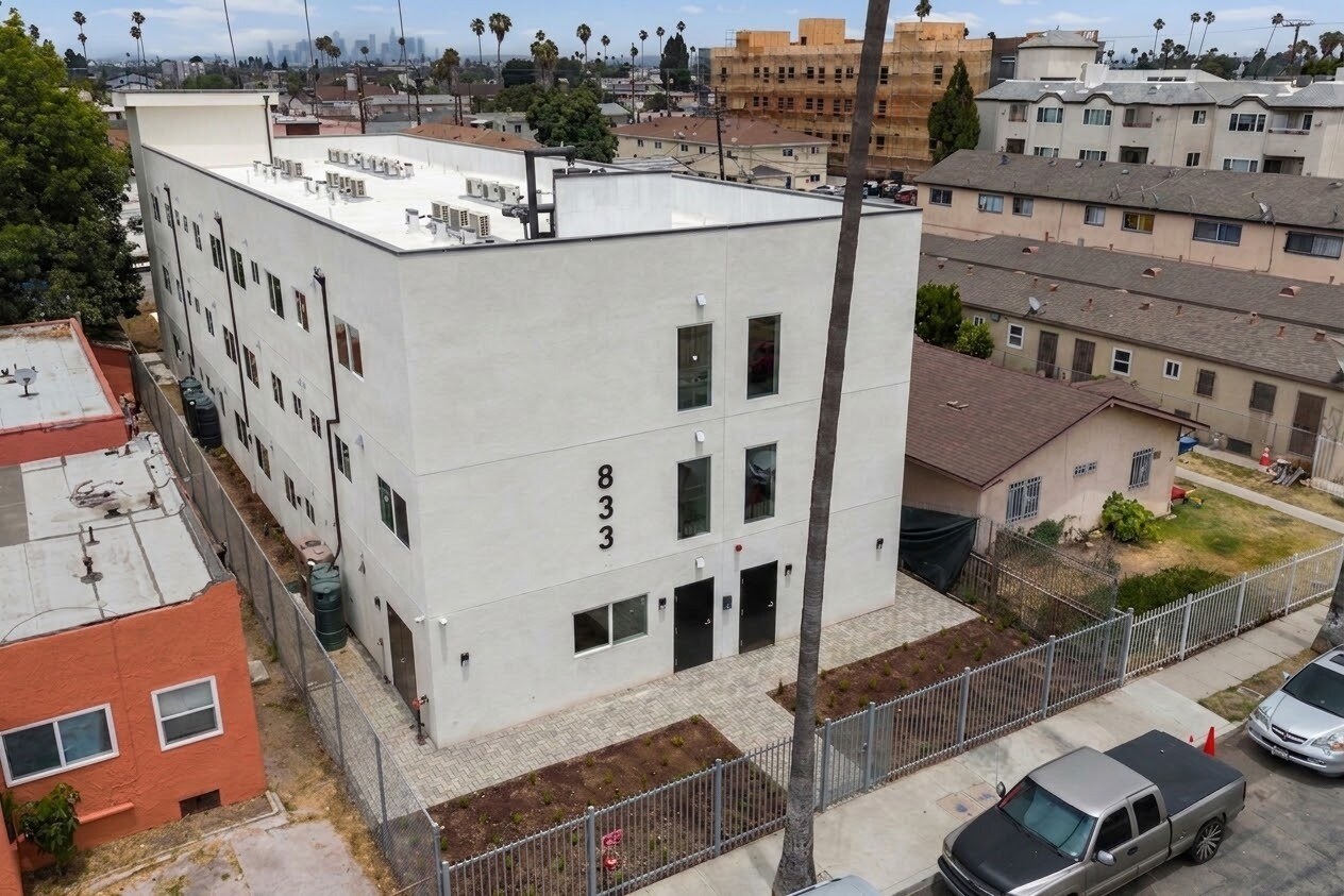 833 W 84th St, Los Angeles, CA à vendre Photo du bâtiment- Image 1 de 30