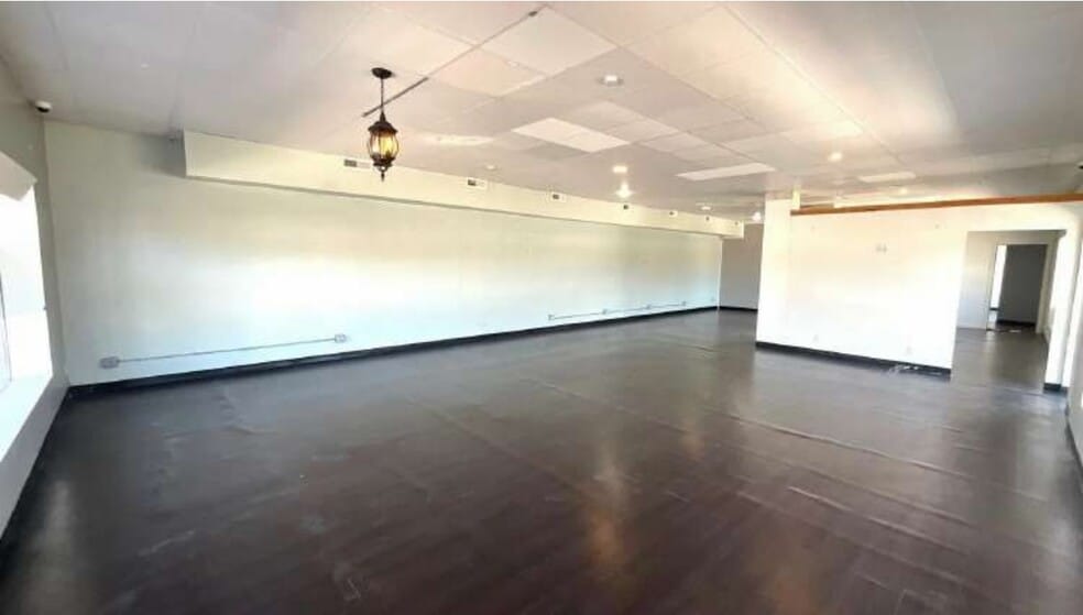 230 W Gray St, Norman, OK for lease - Interior Photo - Image 2 of 6
