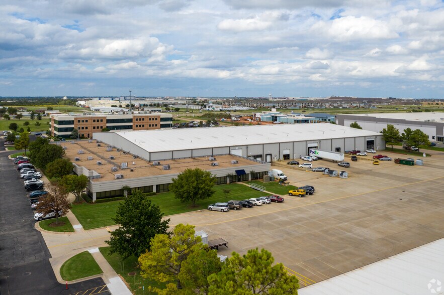 8001 Mid America Blvd, Oklahoma City, OK for lease - Building Photo - Image 3 of 4