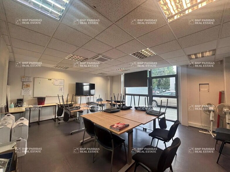 13 Rue Des Entrepreneurs, Marcq-en-Baroeul à louer - Photo intérieure - Image 3 de 8