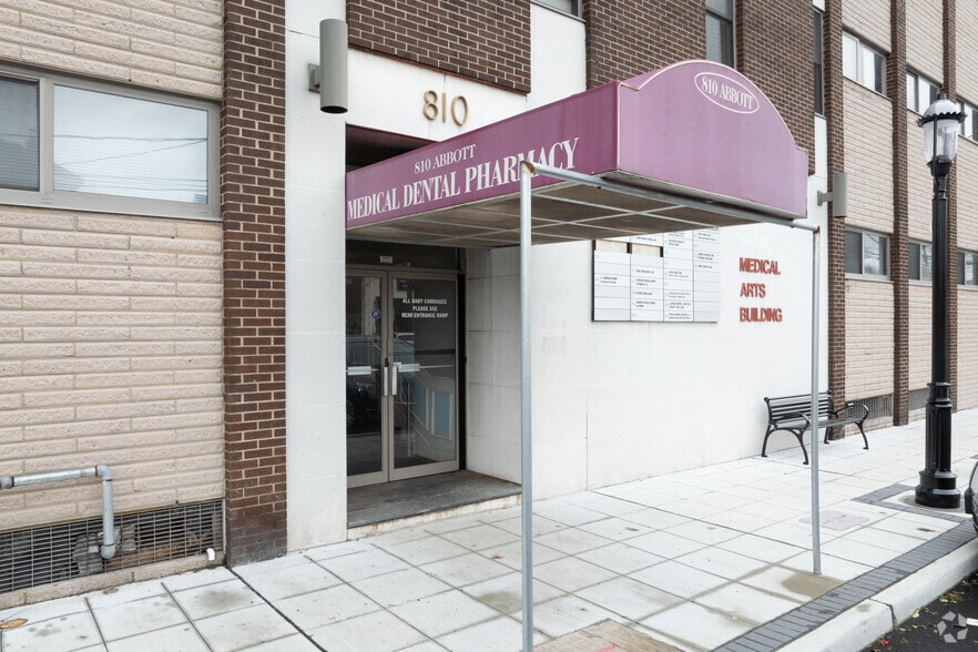 810 Abbott Blvd, Fort Lee, NJ for sale - Building Photo - Image 3 of 10