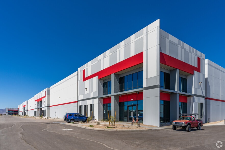 6302 N Litchfield Rd, Litchfield Park, AZ à vendre - Photo du bâtiment - Image 2 de 6