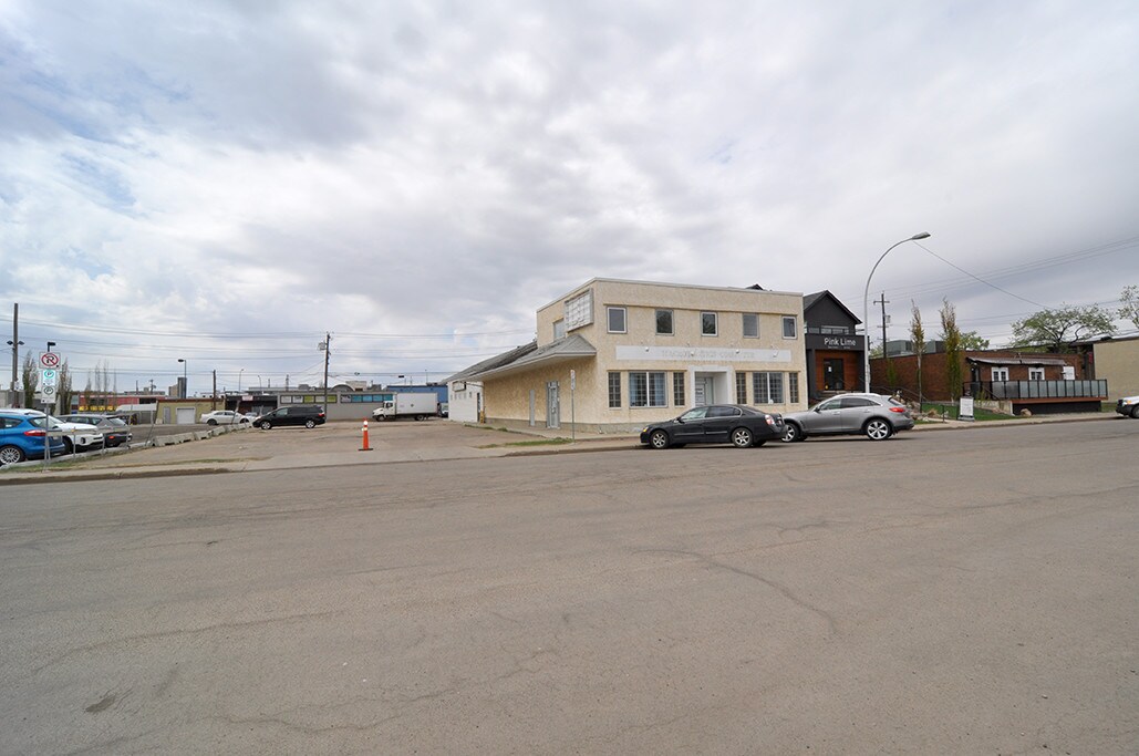 10566 108th St, Edmonton, AB à vendre Photo du bâtiment- Image 1 de 1
