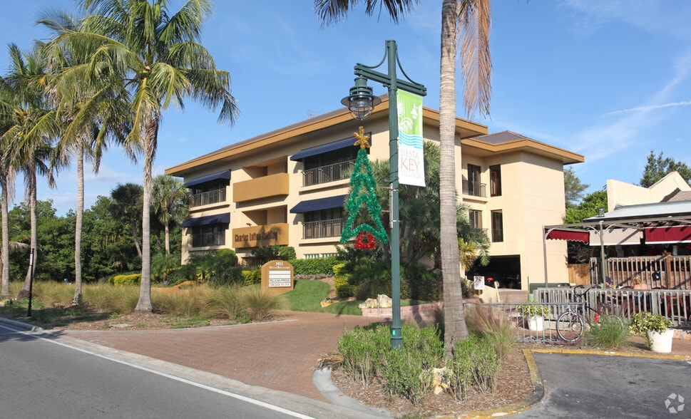 5011 Ocean Blvd, Sarasota, FL à louer - Photo principale - Image 1 de 8