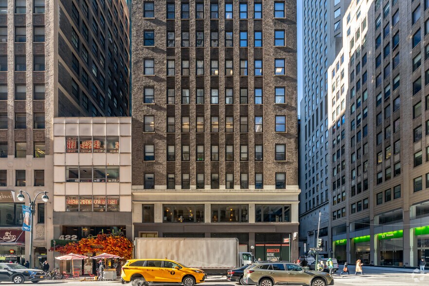 424 Madison Ave, New York, NY à louer - Photo du bâtiment - Image 3 de 6