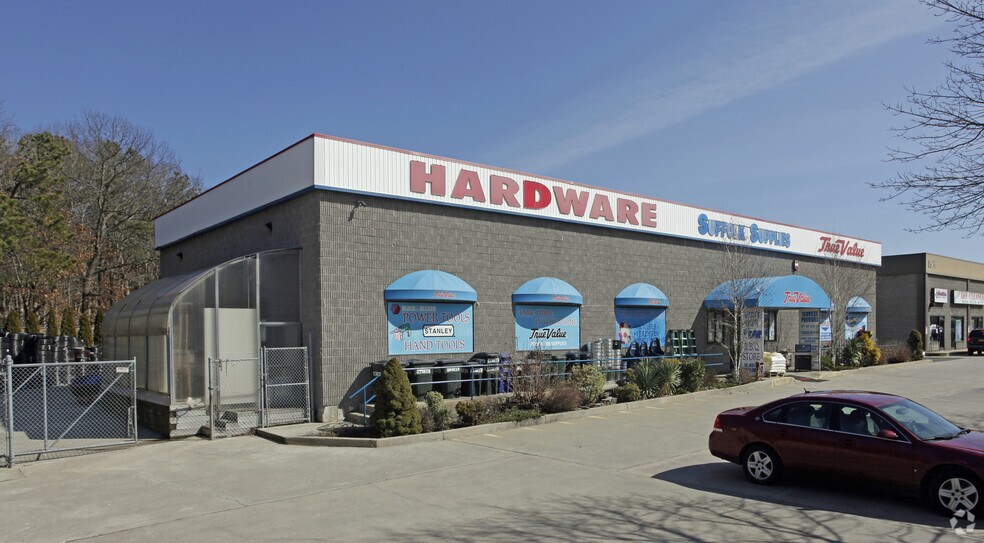 1504 Rocky Point Rd, Middle Island, NY for lease - Building Photo - Image 2 of 2