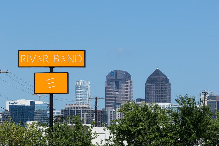 2025 Irving Blvd, Dallas, TX for lease - Building Photo - Image 2 of 7