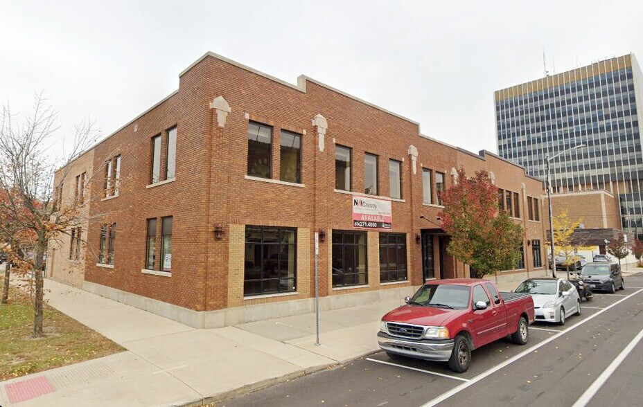 315-319 W Jefferson Blvd, South Bend, IN for lease - Building Photo - Image 1 of 10