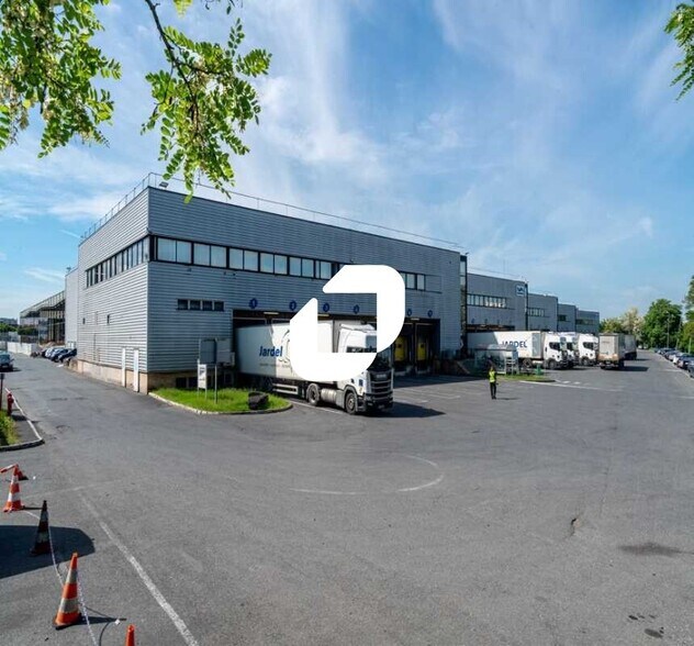 Flex dans Le Bourget à louer - Photo du bâtiment - Image 2 de 3