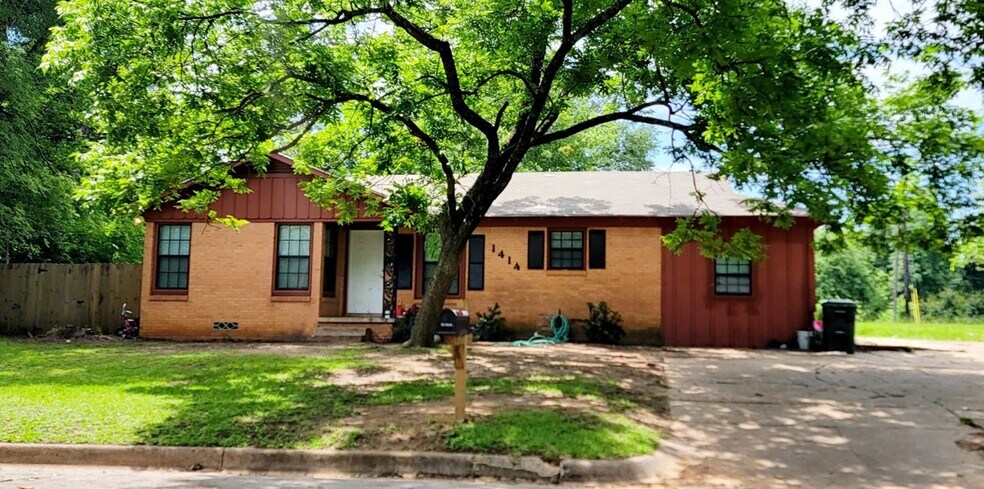 1414 Garden Valley Rd, Tyler, TX à vendre - Photo principale - Image 1 de 1