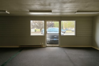 17360-17430 SW 63rd Ave, Lake Oswego, OR for lease Building Photo- Image 2 of 11