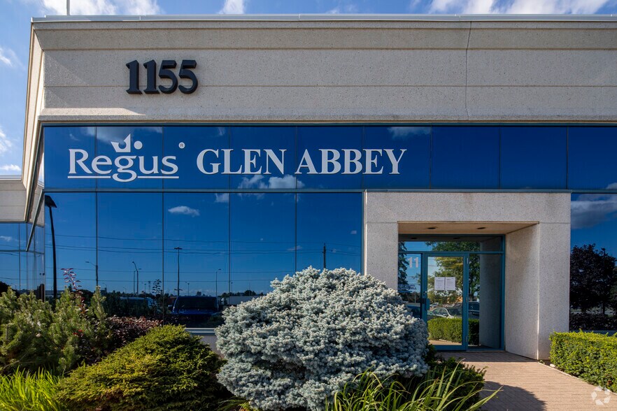 1155 N Service Rd W, Oakville, ON à louer - Photo du bâtiment - Image 3 de 6