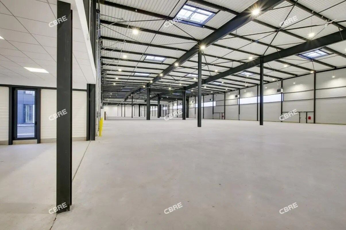 Office in Le Bourget for lease Interior Photo- Image 1 of 14