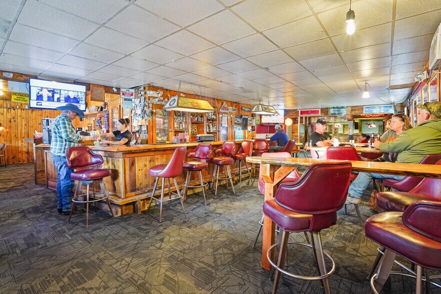 4976 WA-25 Hwy, Hunters, WA à vendre - Photo du bâtiment - Image 2 de 35