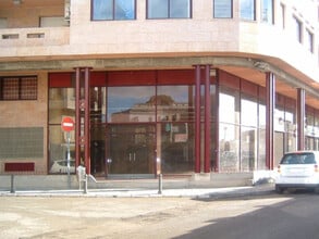 Retail in Tortosa, Tarragona for lease Building Photo- Image 1 of 3