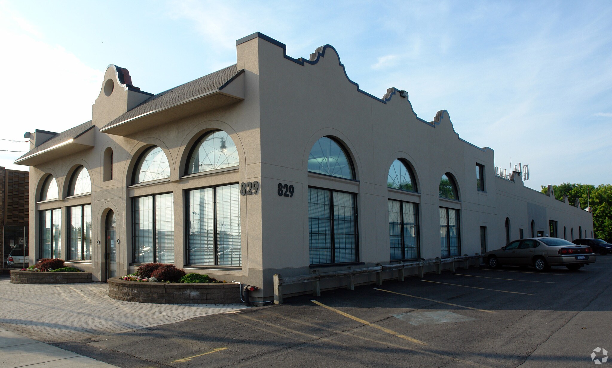 829-831 W Genesee St, Syracuse, NY à louer Photo du bâtiment- Image 1 de 9