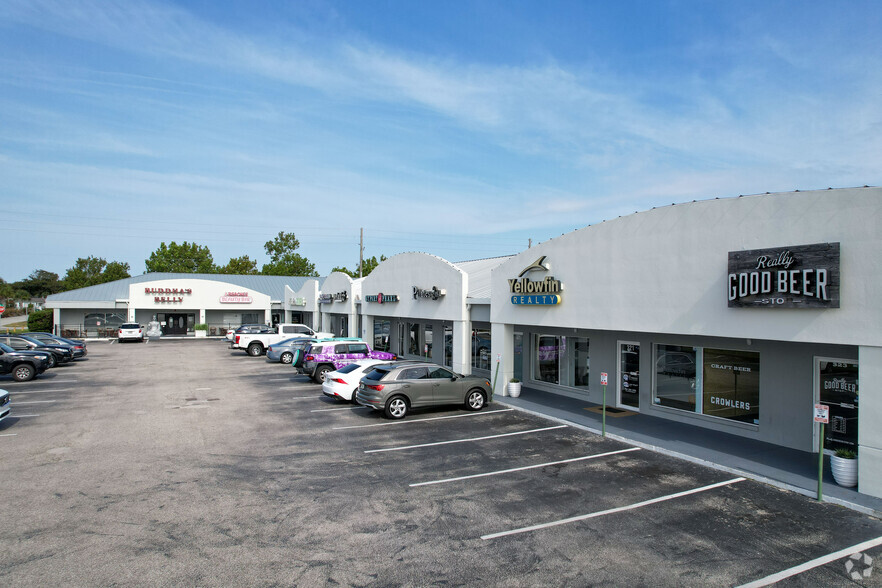 301-329 10th Ave N, Jacksonville Beach, FL for lease - Primary Photo - Image 1 of 7