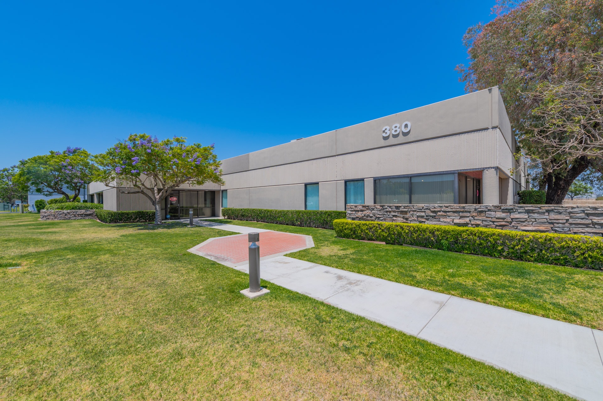 380-384 Clinton St, Costa Mesa, CA for lease Building Photo- Image 1 of 21