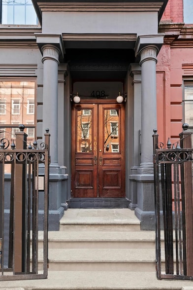 408 W 46th St, New York, NY for sale - Building Photo - Image 2 of 12