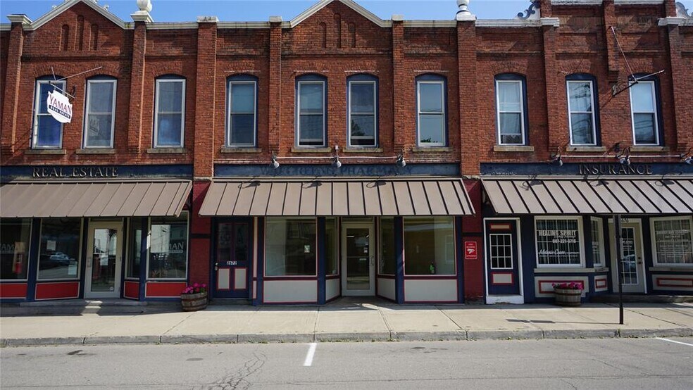 2674 Main St, Whitney Point, NY à vendre - Photo du bâtiment - Image 2 de 42