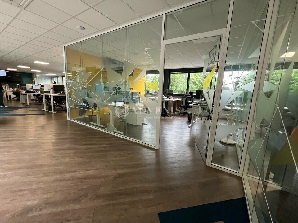 Flex in Croissy-Beaubourg for lease Interior Photo- Image 1 of 13