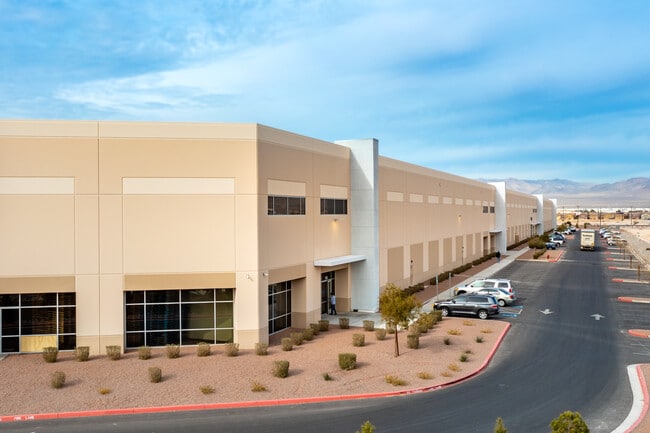 Plus de détails pour 3732 N Las Vegas Blvd, Las Vegas, NV - Industriel à louer