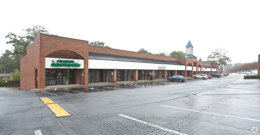 526 Forest Pky, Forest Park, GA à louer - Photo principale - Image 3 de 15