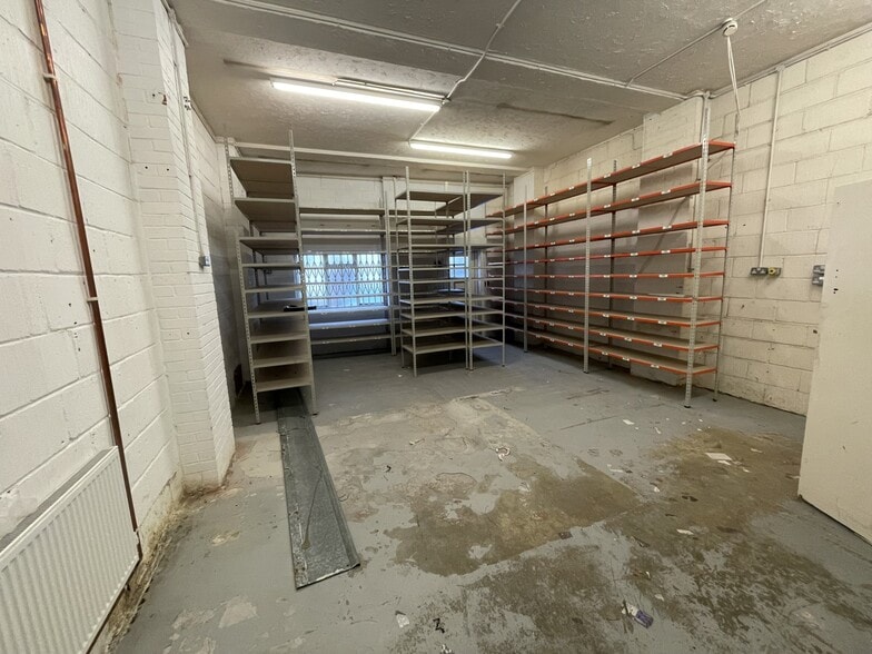 Sebastopol Rd, Aldershot for lease - Building Photo - Image 3 of 4